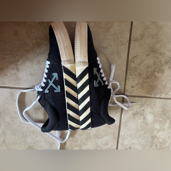 Off-White Men Sneakers - Picture 11 of 14